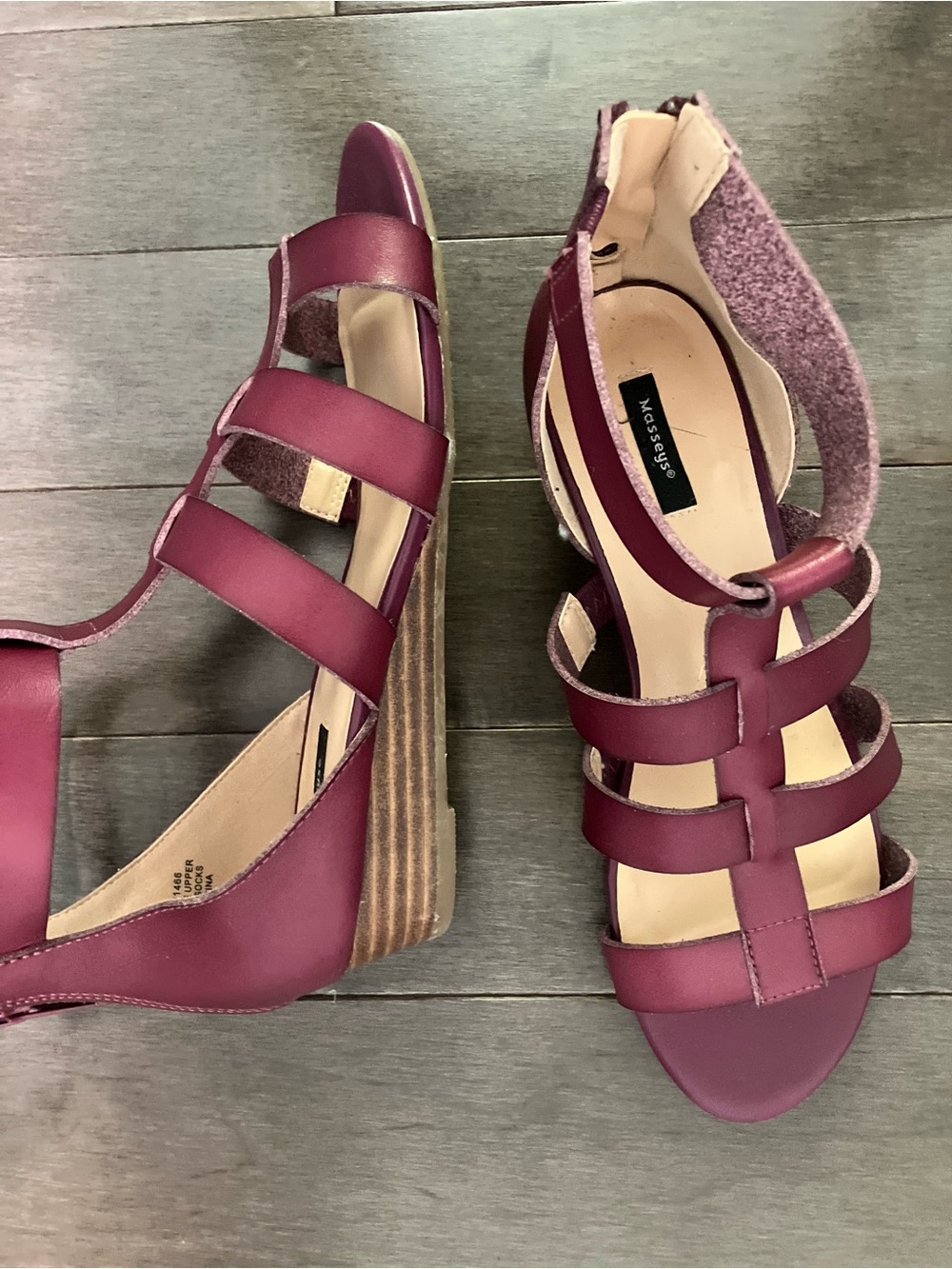 Massey’s Women's Strappy Wine Wedge Sandals size 7.5